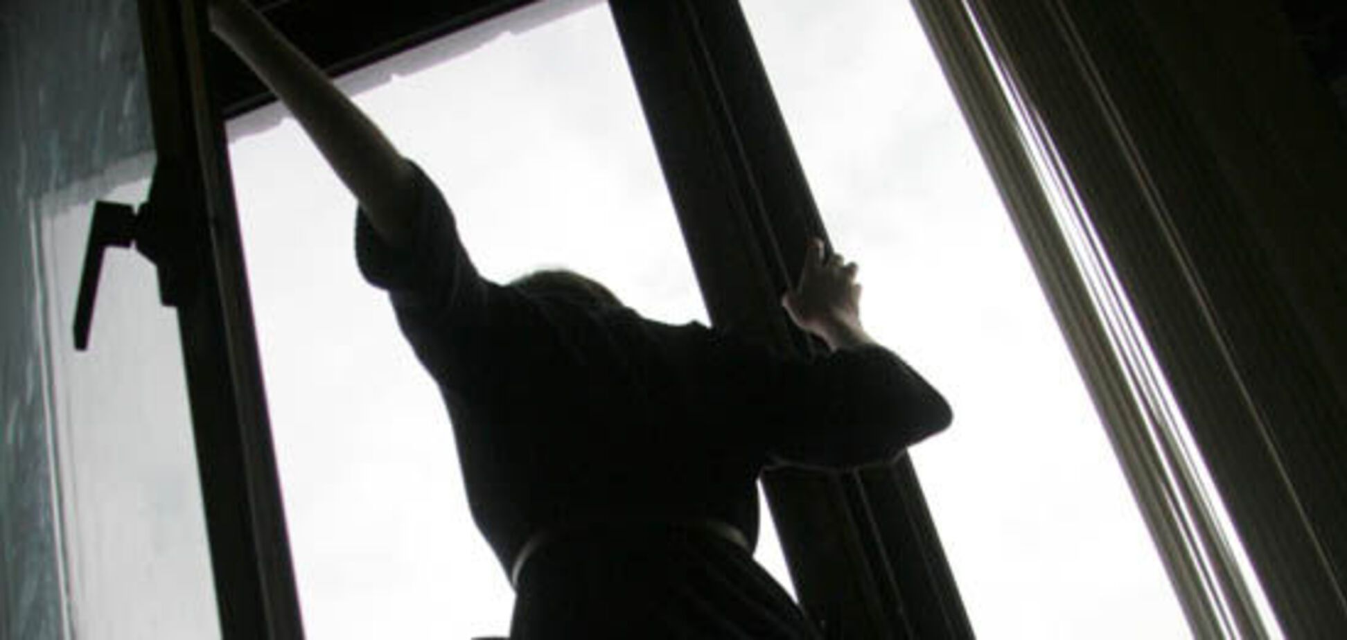 В Запорожье 15-летняя девушка пыталась покончить с собой