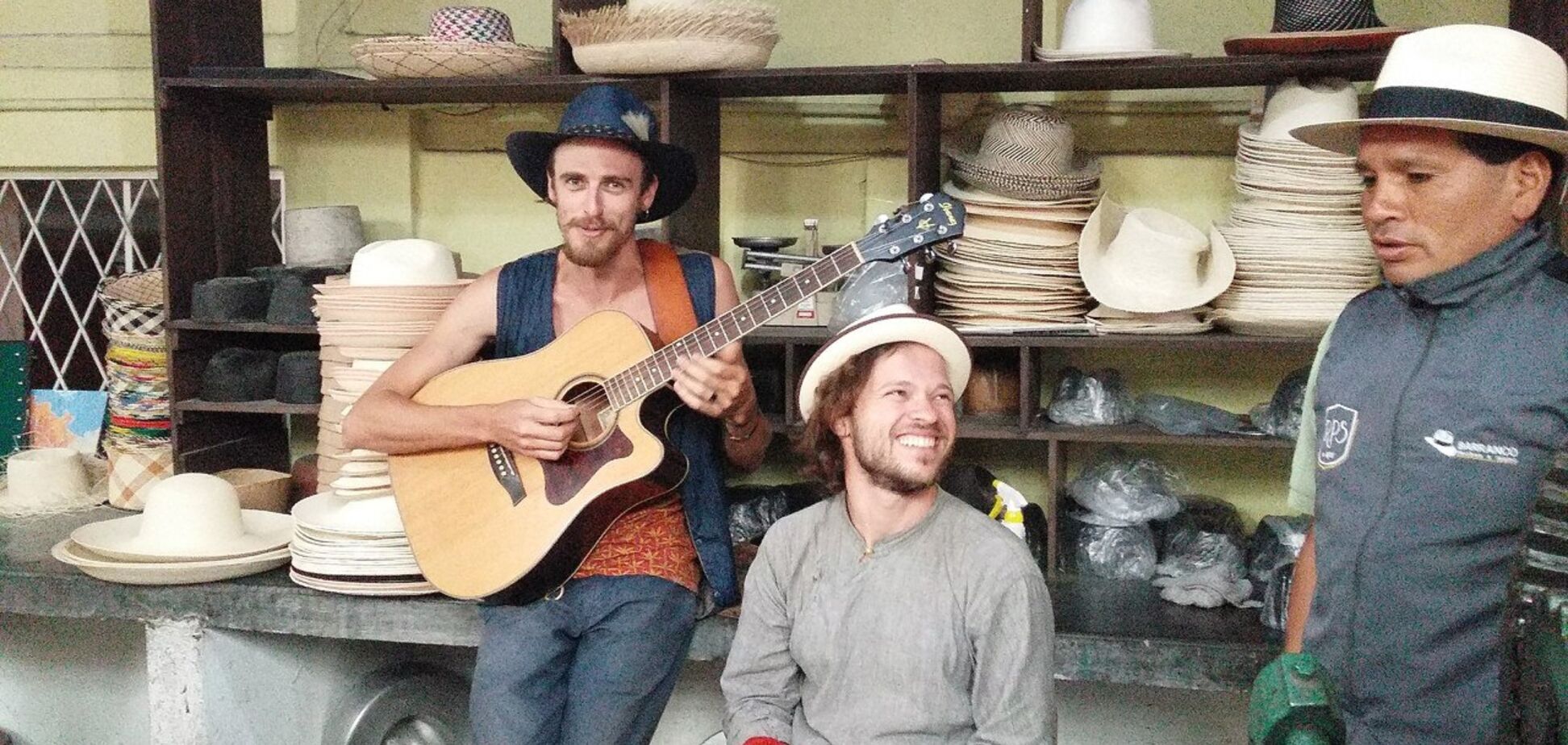 Бордель в Эквадоре и доктор президента: известный певец назвал топ-10 безумств из путешествий