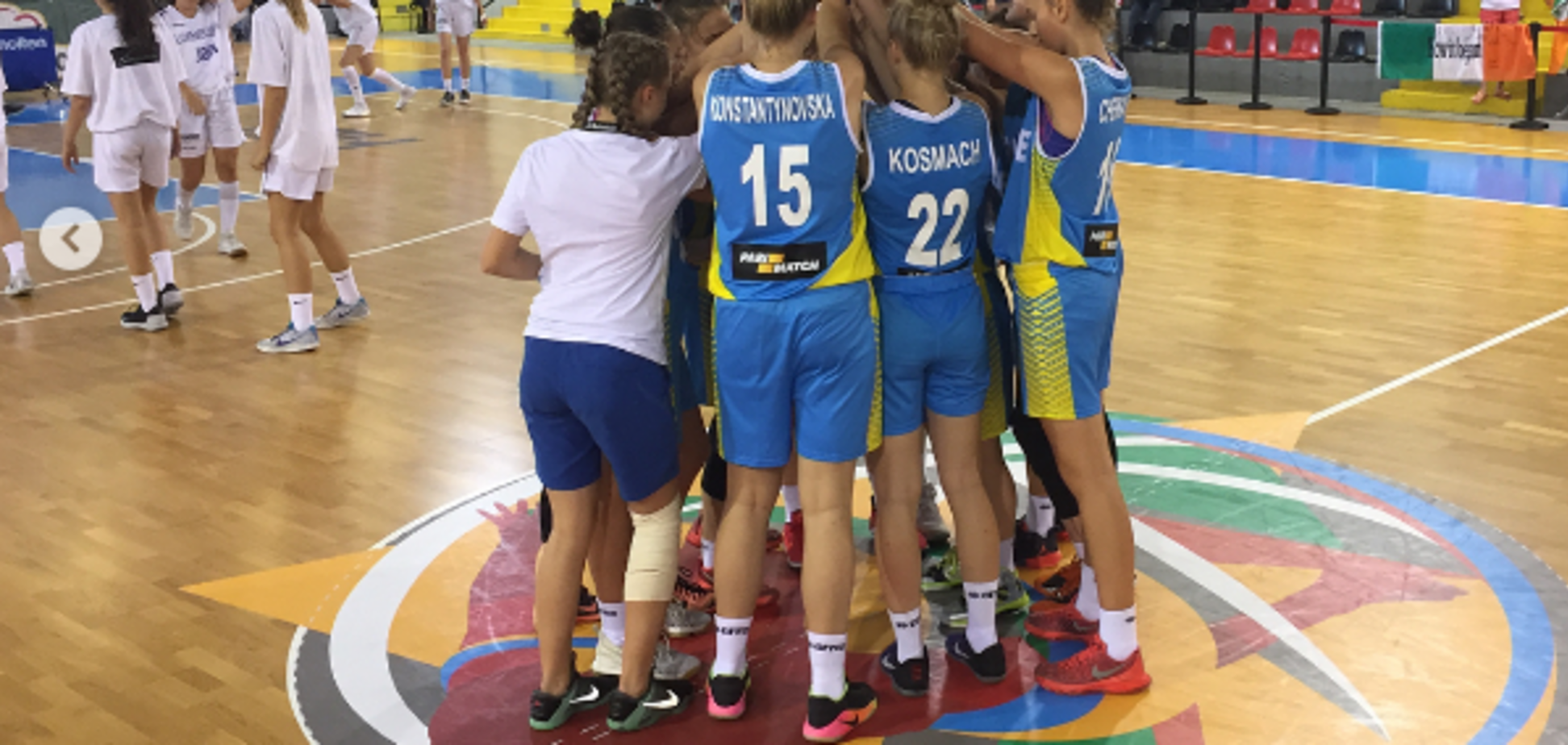 Юные украинки в роскошном стиле вышли в полуфинал Евробаскета-2017