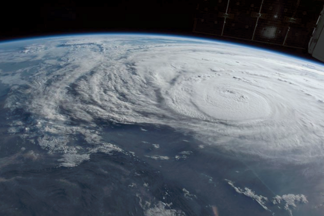 Ураган століття: найпотужніше стихійне лихо у США показали з космосу