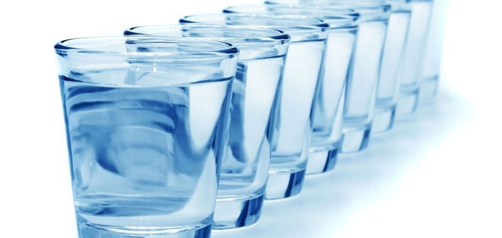 Пити більше води: кардіологи розвінчали популярний міф