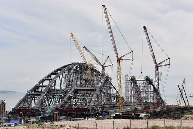 Керченський міст: окупанти взялися за ж / д сполучення