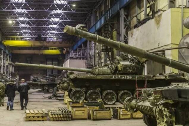 Опять 'украинская ДРГ'? Пожар на танковом заводе в России вызвал ажиотаж в сети