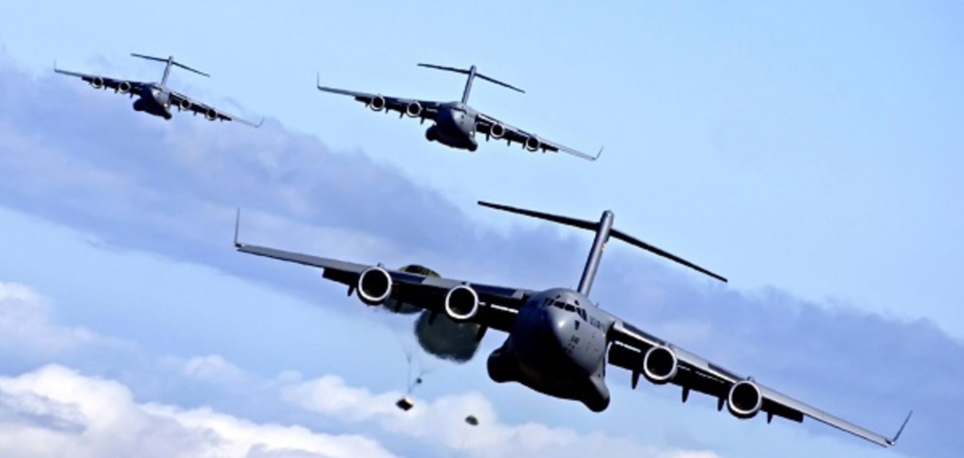 Авіацію підняли по тривозі: в Україні оцінили небезпеку війни в небі