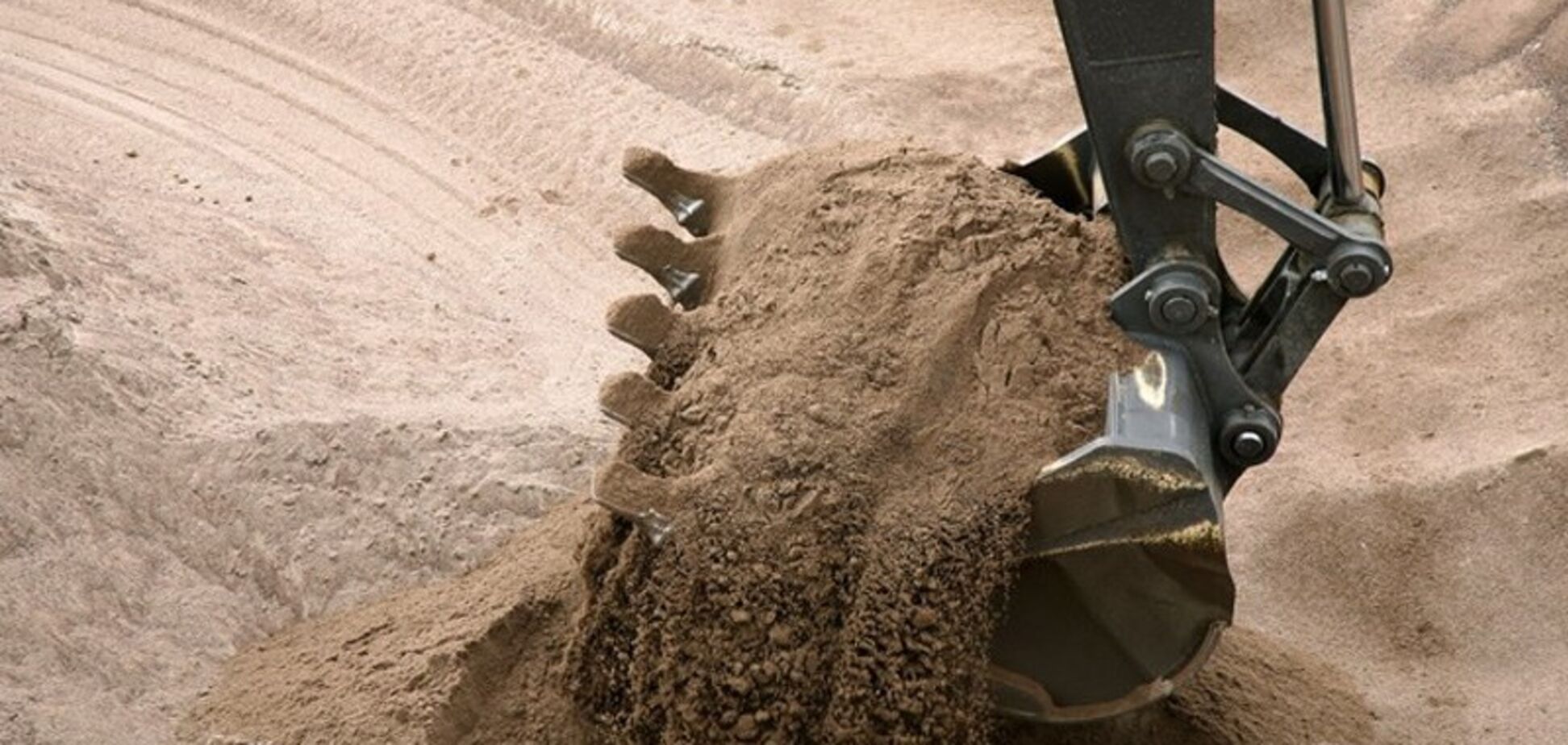 Незаконная добыча песка в Киеве: Голосеевская РГА готовит проверки 