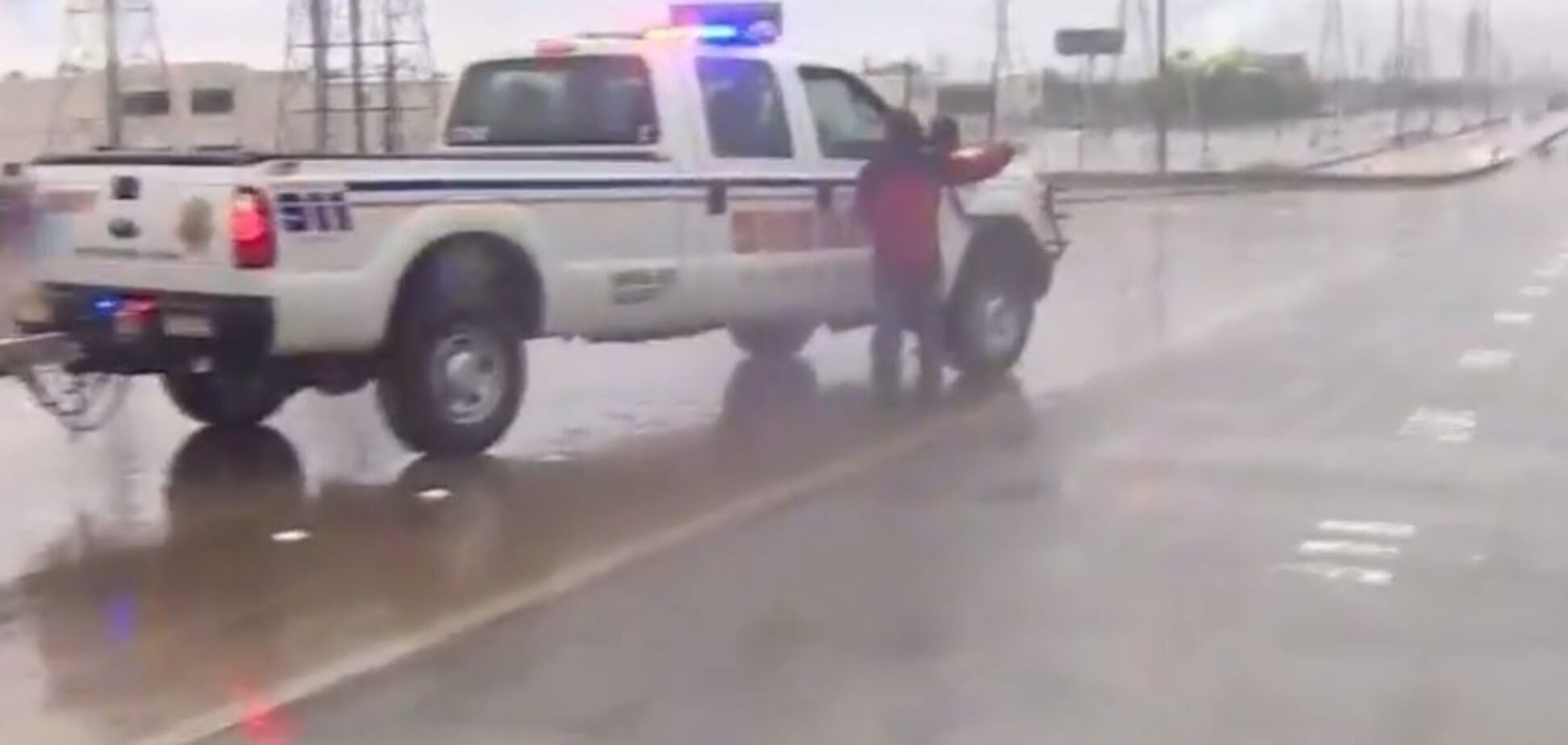 У США журналістка врятувала чоловіка в прямому ефірі