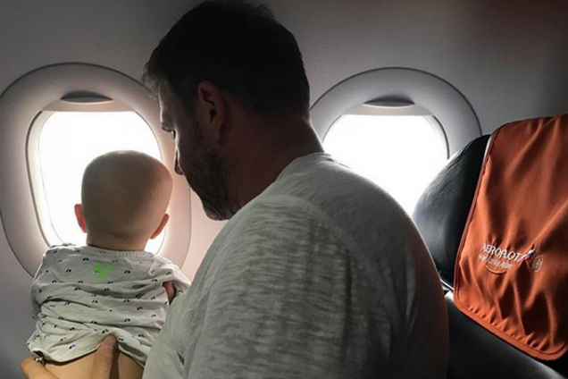 Собчак пожаловалась на тайную съемку сына: ей предложили закрыть малыша в клетке