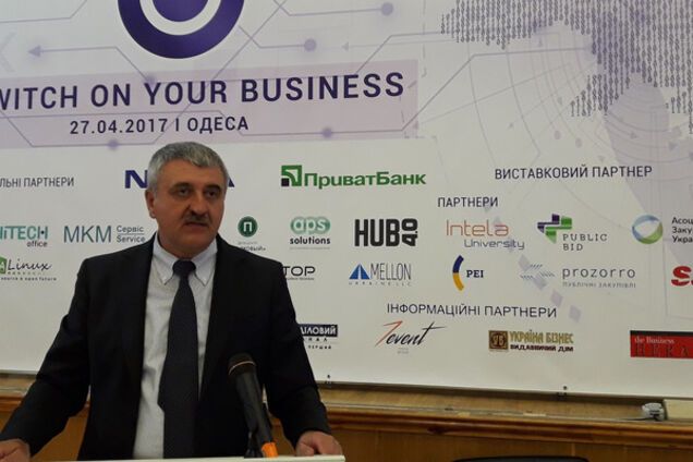 Екс-менеджери 'Привату' розповіли про пияцтво нового керівництва