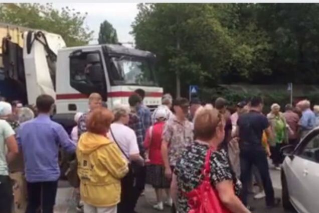 У Голосієво місцеві жителі й активісти ледь не побилися через будівництво