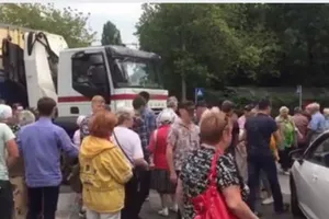 В Голосеево местные жители и активисты едва не подрались из-за строительства