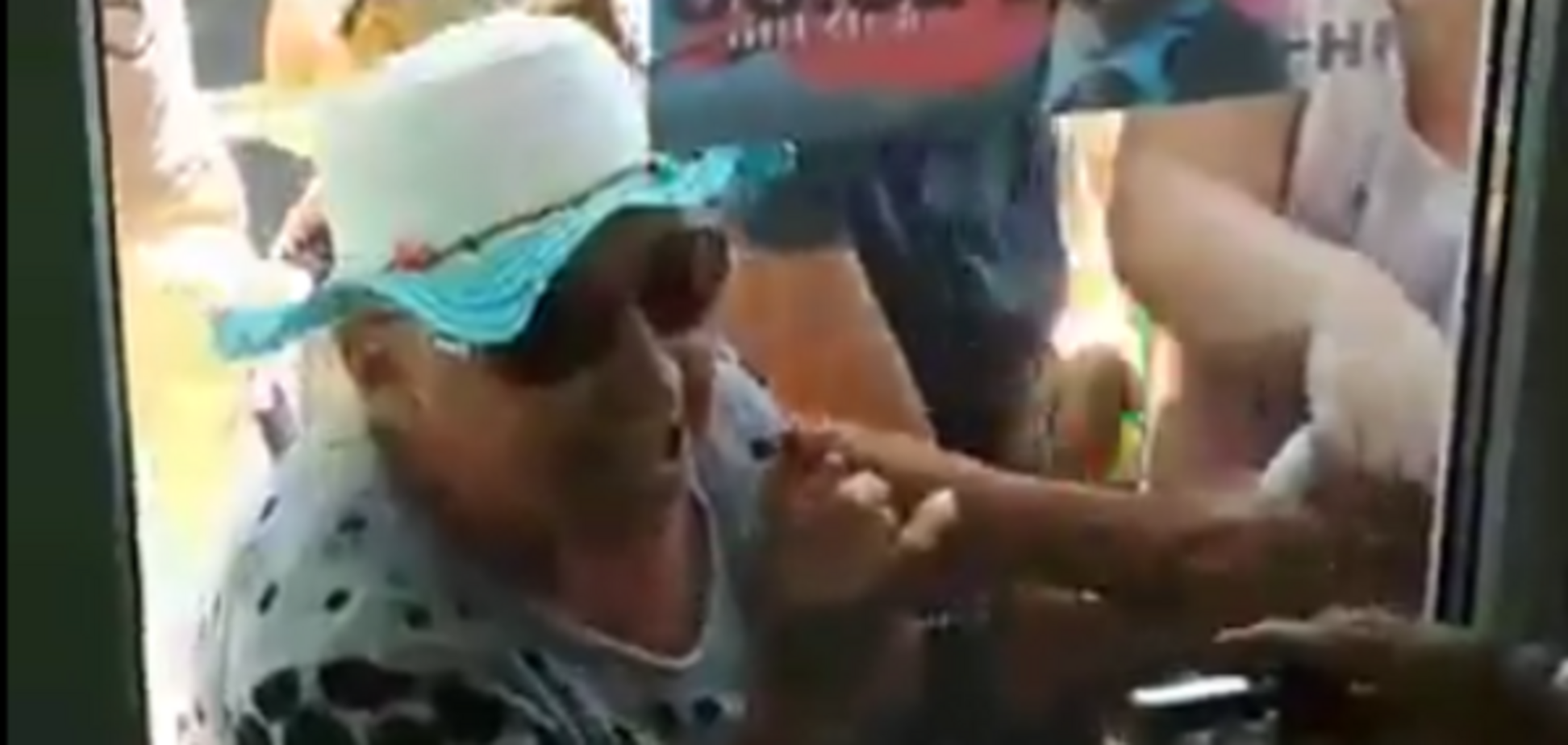 'Нашествие зомби в России': сеть поразило видео погрома в штабе Навального