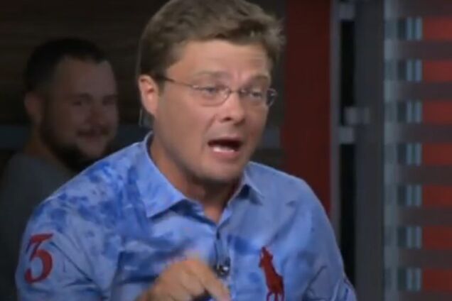 'Ах ты, петушок!' Известный телеведущий Украины облил гостя водой в прямом эфире