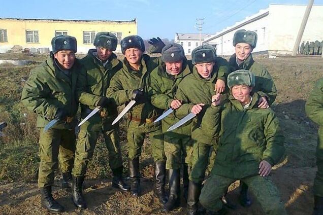 Российские солдаты устроили массовую бойню с поножовщиной