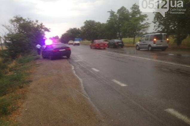 Стрілянина на трасі під Миколаєвом: з'явилося відео з місця інциденту