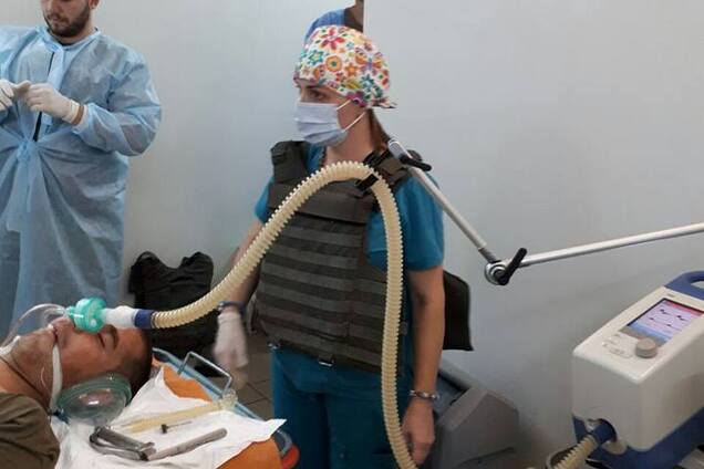 Діставали з тіла цілу гранату: з'явилися фото унікальної операції бійця АТО