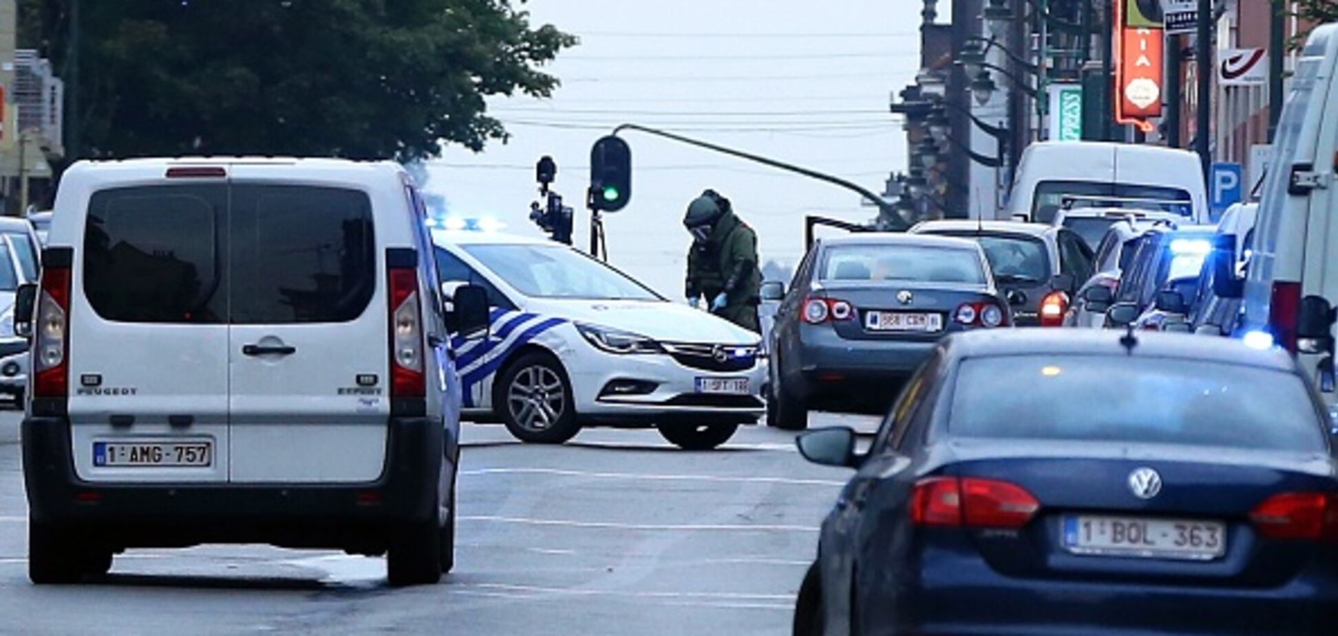 Искали взрывчатку: в Брюсселе полиция со стрельбой остановила подозрительное авто