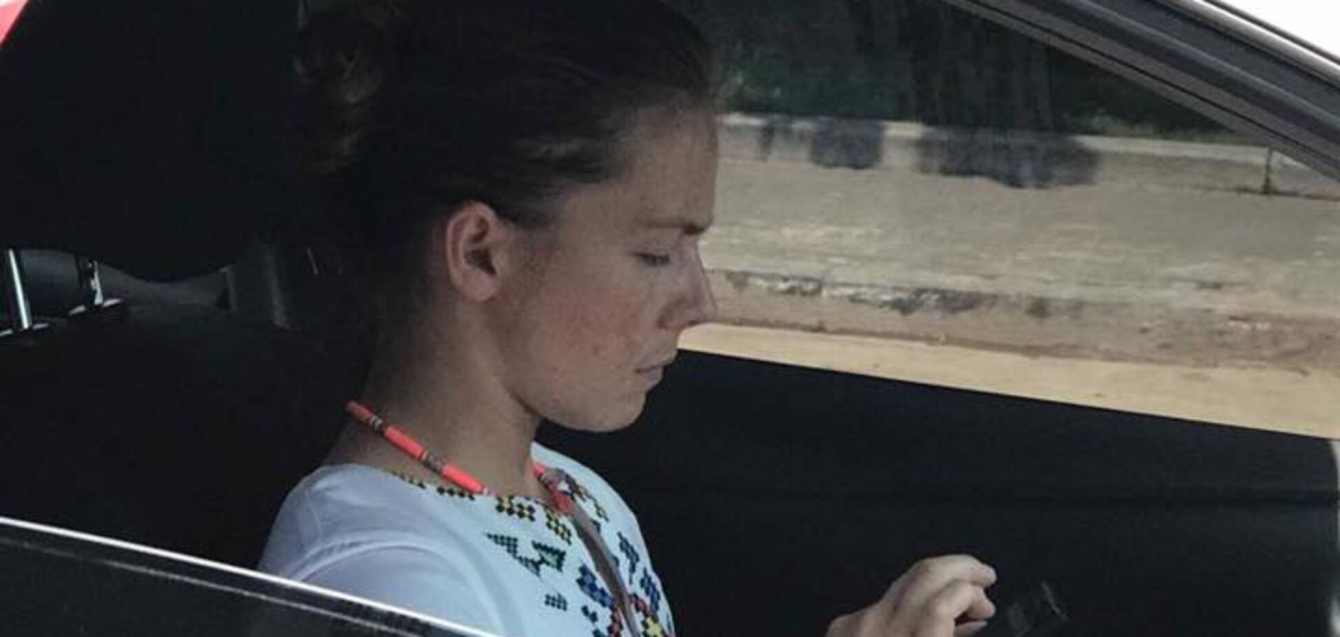 'Головне, що в вишиванці': сестра Савченко засвітилася за кермом новенького авто
