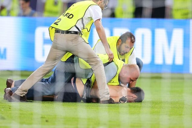 Матч за Суперкубок УЕФА завершился разборками на поле из-за Путина: опубликованы фото