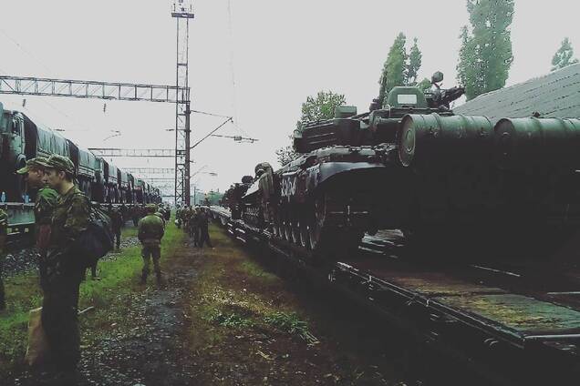 Російські танки недалеко від кордонів України: з'явилося нове фото