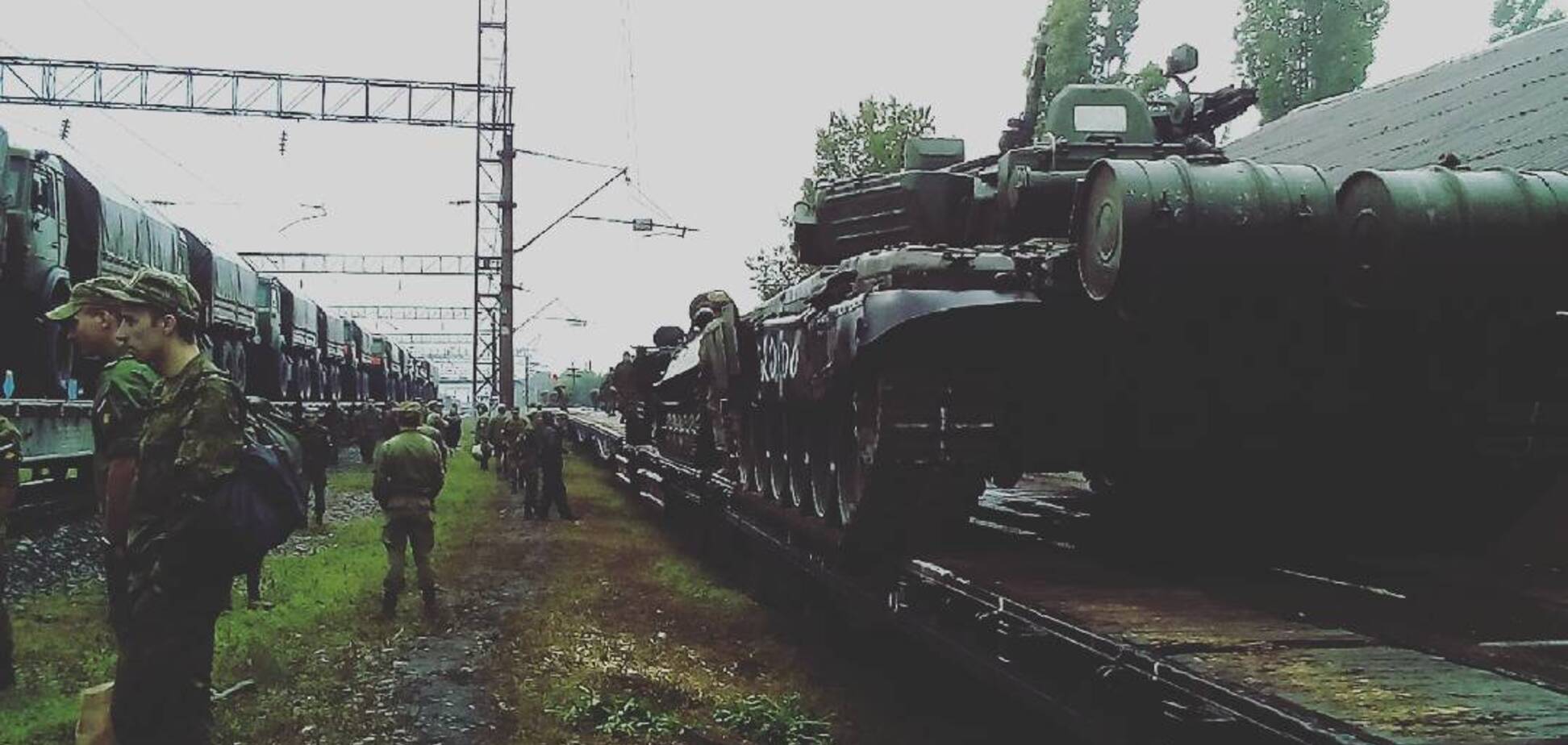Російські танки недалеко від кордонів України: з'явилося нове фото