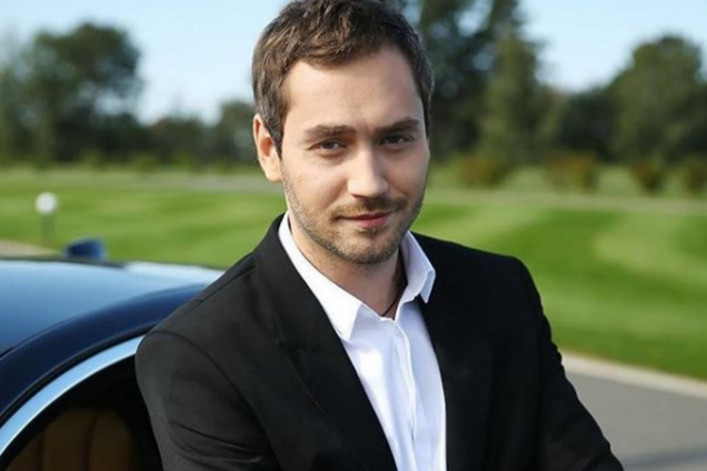 рожден Анусі