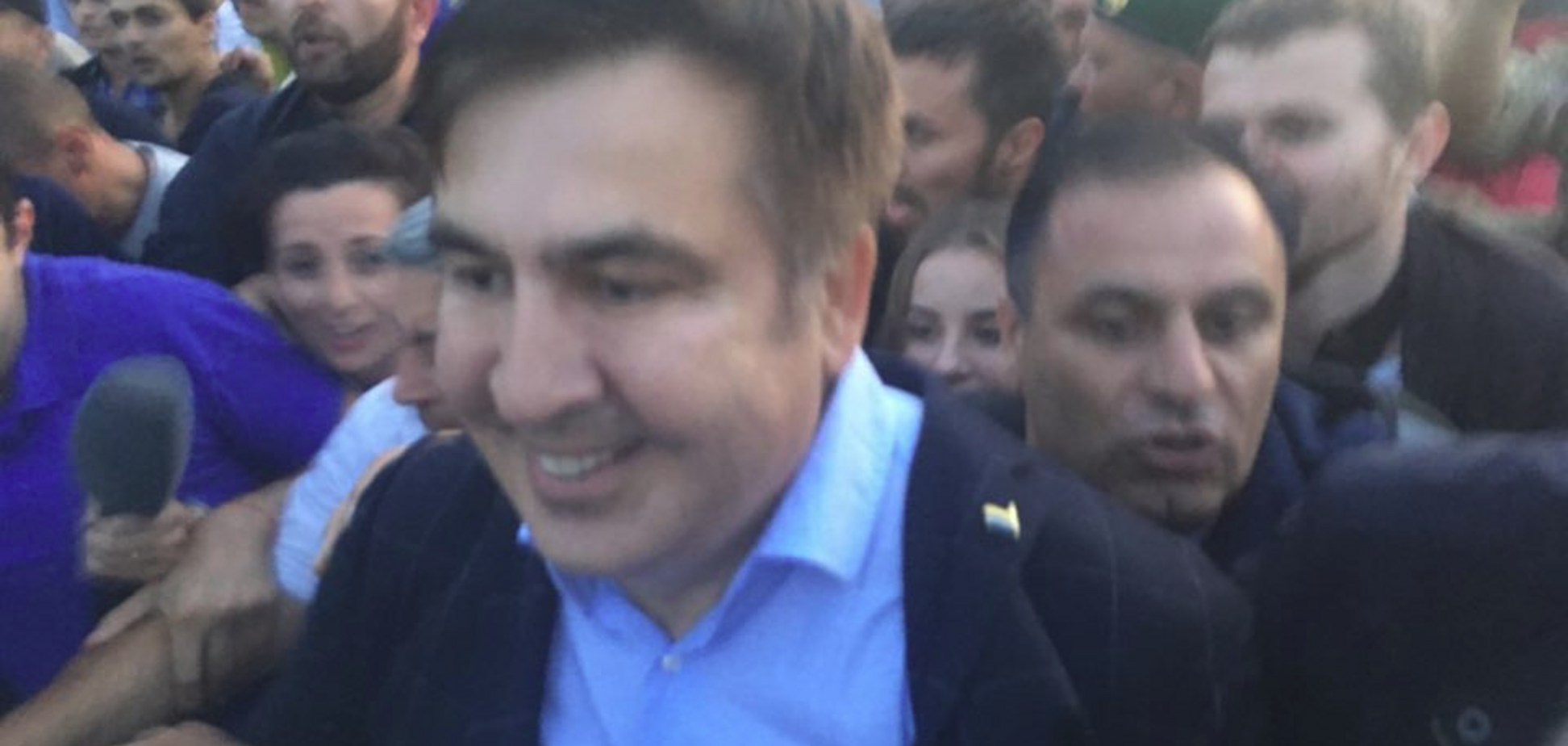 Саакашвили прорвался через кордон