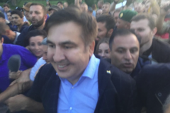 Саакашвили прорвался через кордон 