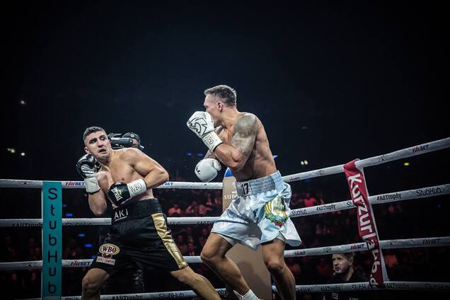 Порошенко привітав Усика з перемогою над Хуком