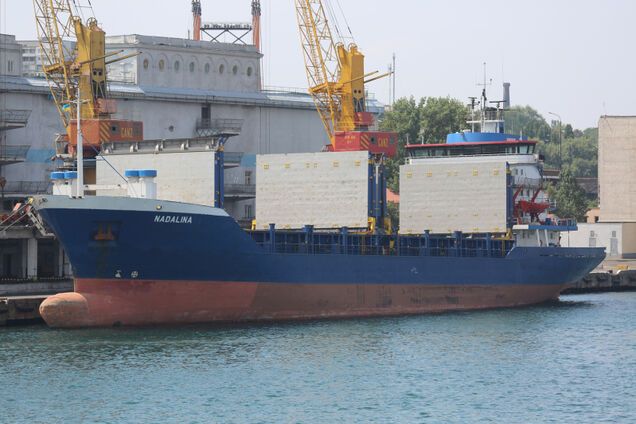 'Порушено міжнародне право': в окупований Крим зайшло іноземне судно