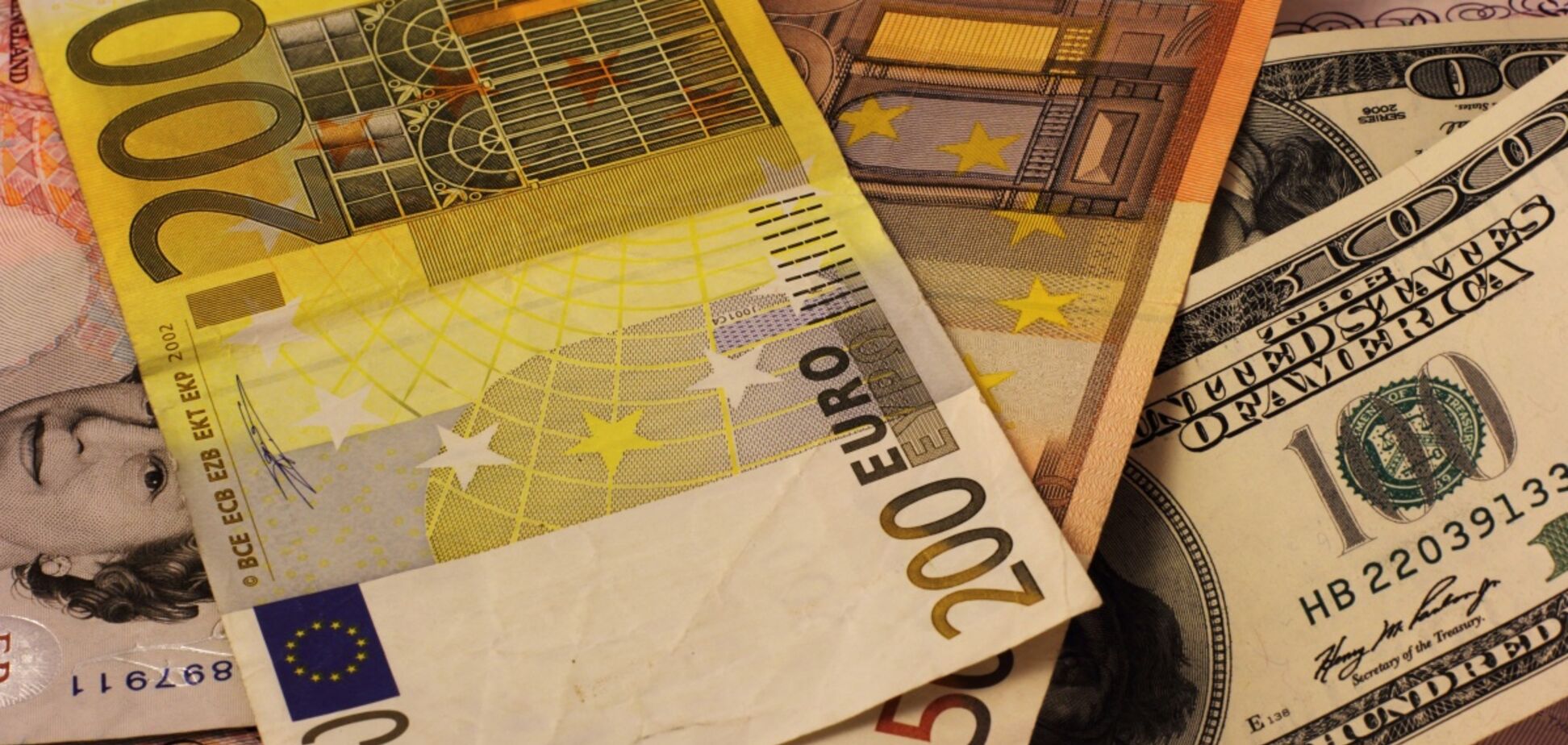 Курс валют в Україні на 11 вересня: що з доларом і біткойном