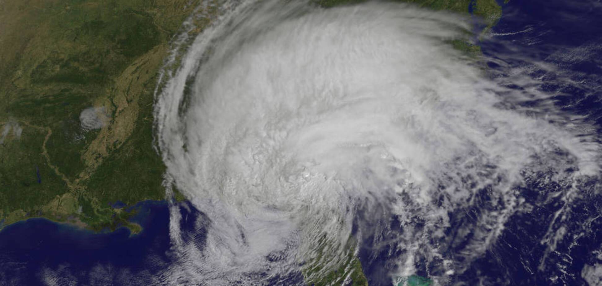 Апокалиптический ураган: ученые показали, как он выглядит из космоса
