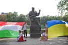 угорський і український прапори, Закарпаття