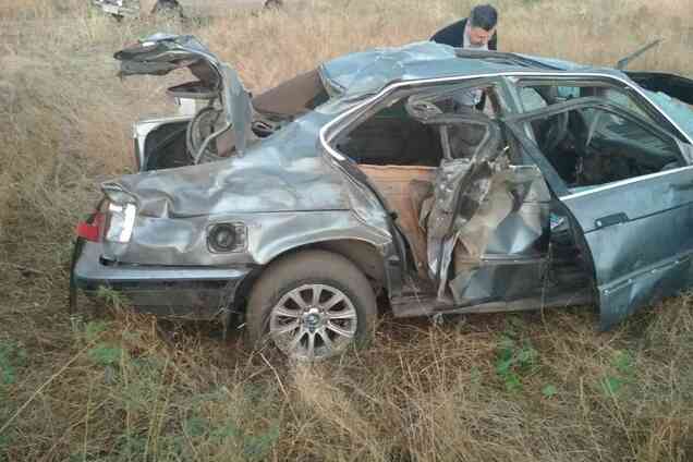 В Запорожской области ребёнка доставали из перевернувшегося автомобиля