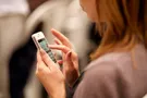 Доктора рассказали, как смартфон влияет на шею и спину