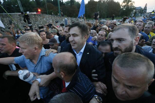 Яка там Україна, коли табуретка на кону!