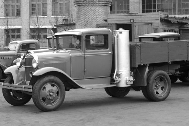 Невероятно, но факт: украинцев поразили необычные автомобили на дровах в КНДР