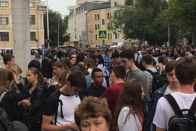 В России паника из-за волны минирований: в 17 городах объявлена масштабная эвакуация