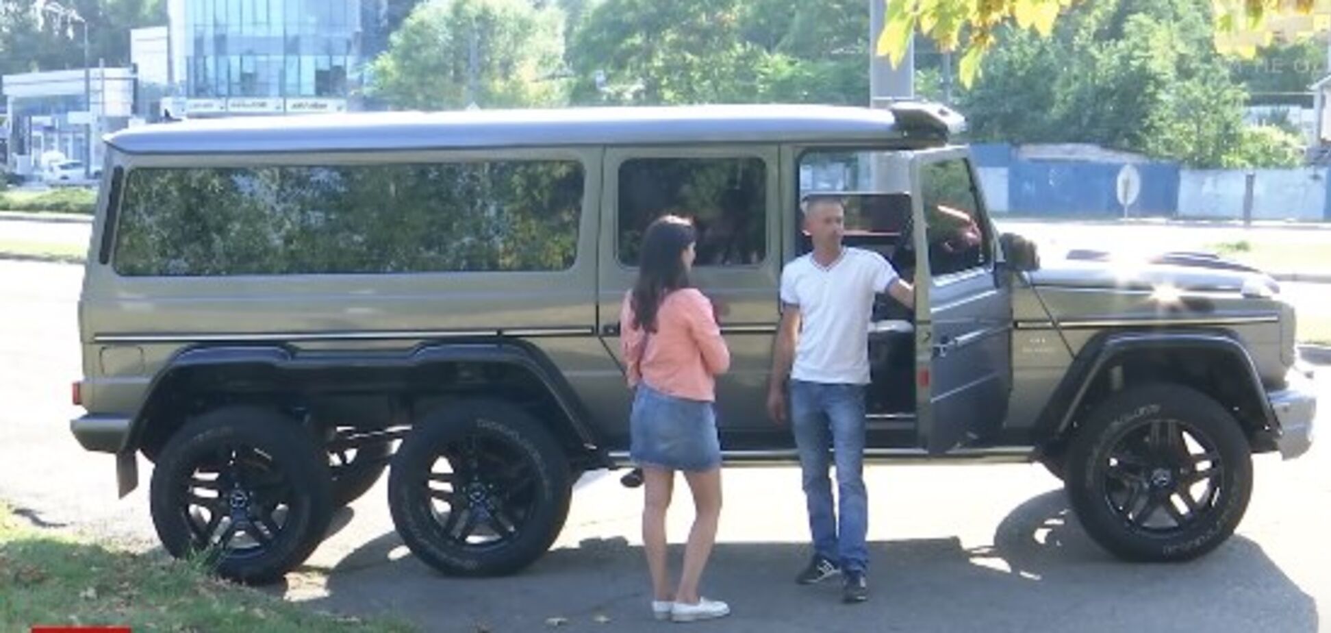 Очумелые ручки: в Украине создали уникальный 6-колесный внедорожник