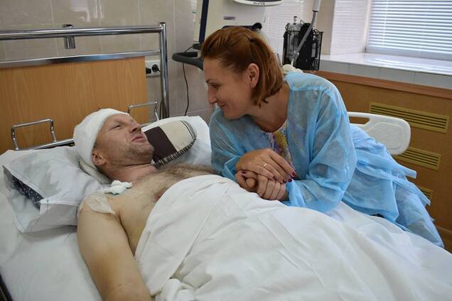 'Любовь излечивает': сеть тронула романтическая история бойца АТО и волонтера