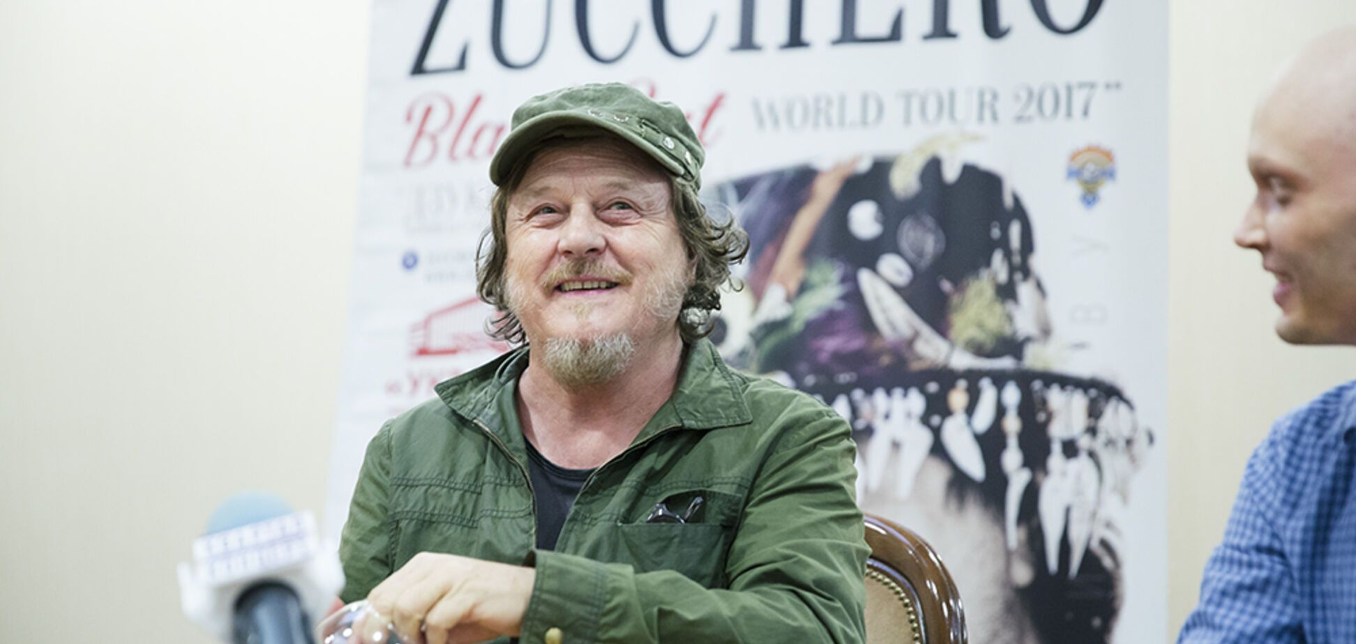 Рок-звезду Zucchero в аэропорту растрогали украинские байкеры