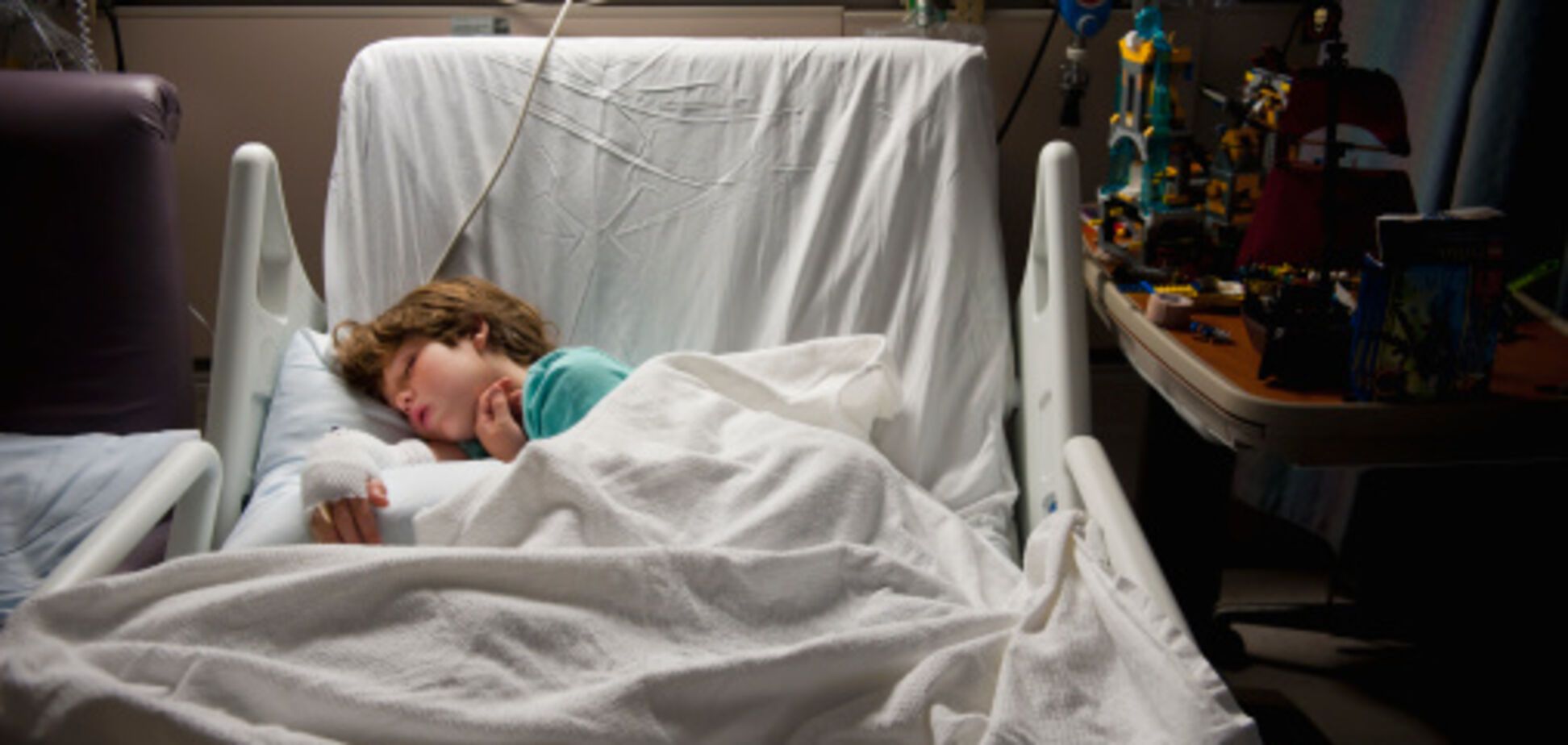 Детей госпитализировали: в гимназии Киева произошло ЧП