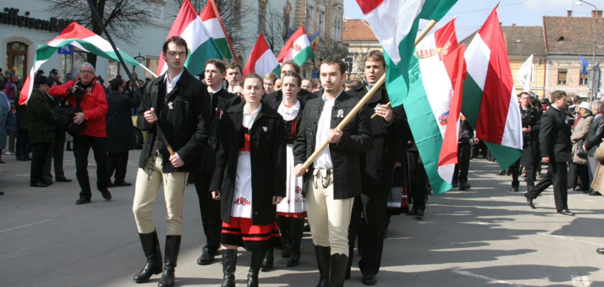 Дивна нація 'угорці'