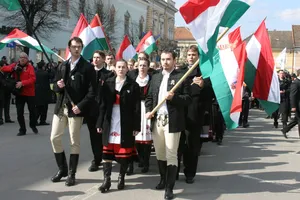 Дивна нація "угорці"