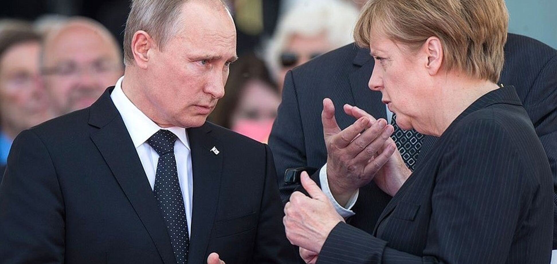 Меркель оценила 'миротворчество' Путина на Донбассе