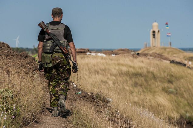 Ранен украинский военный: ситуация в зоне АТО обострилась