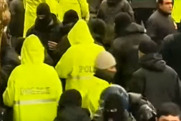 В сети показали, как соратник Саакашвили руководил избиением людей в Грузии