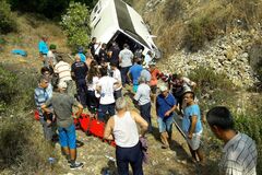 В Турции автобус с туристами упал со скалы: появилась информация об украинцах 