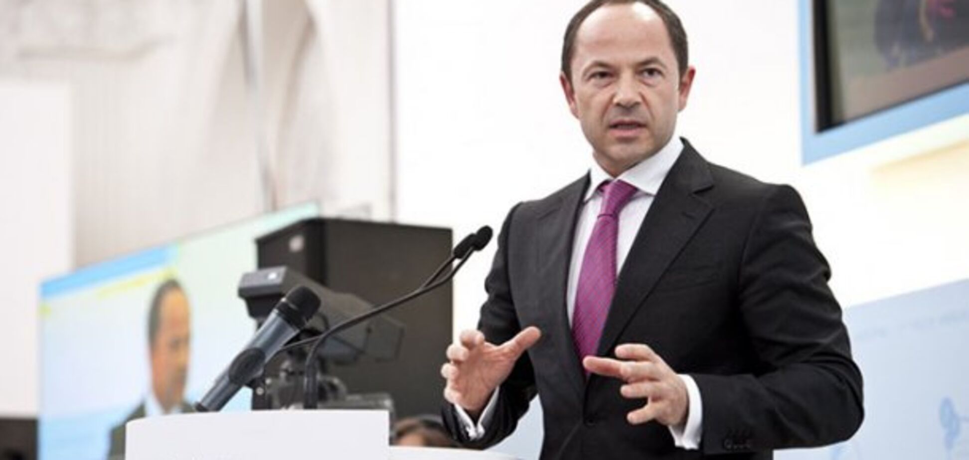 Тигипко собрался купить 'дочку' российского Сбербанка