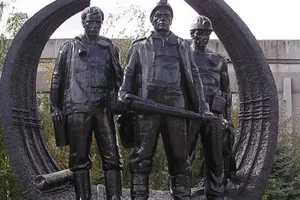 шахтеры, памятник, Донбасс