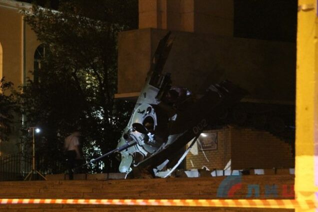 Подрыв памятника террористам “ЛНР': появилось видео с места ЧП